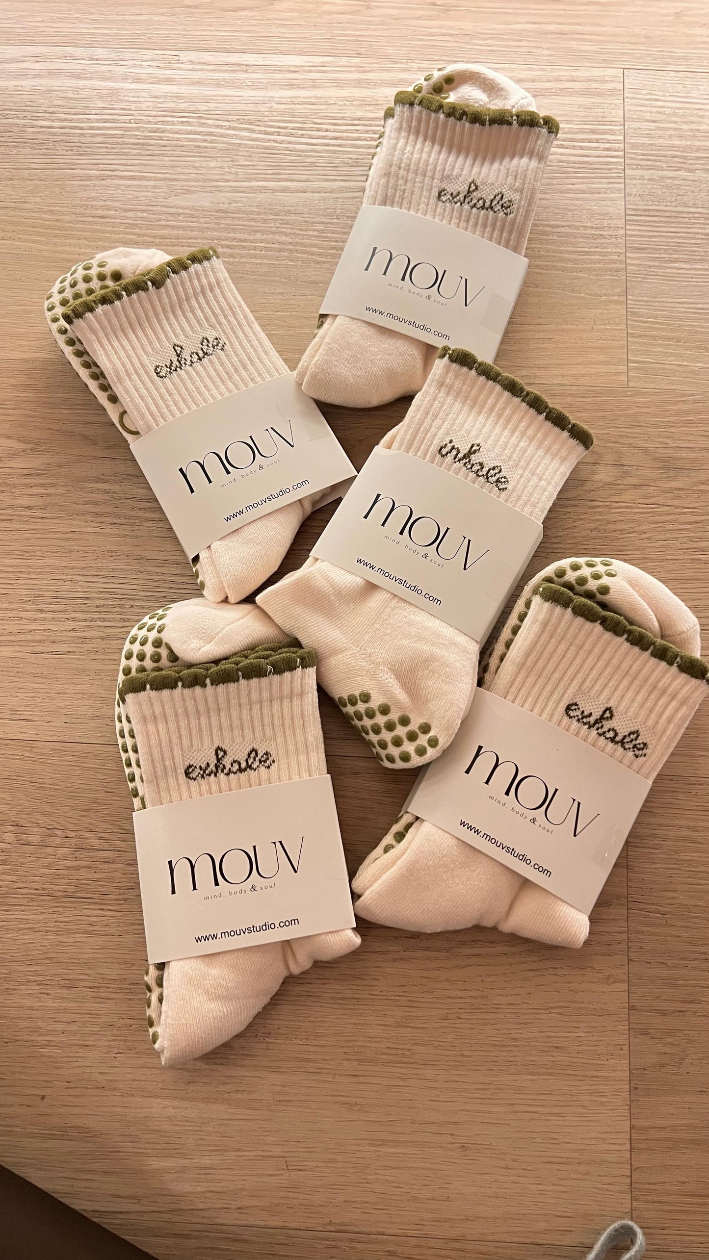 MOUV Classic Grip Socks